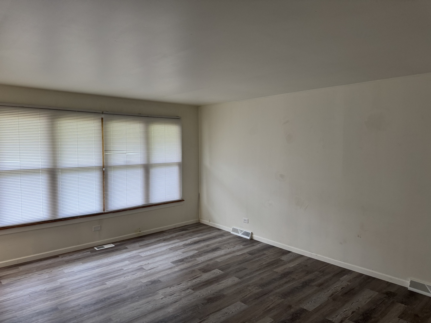 14837 COTTAGE GROVE Avenue