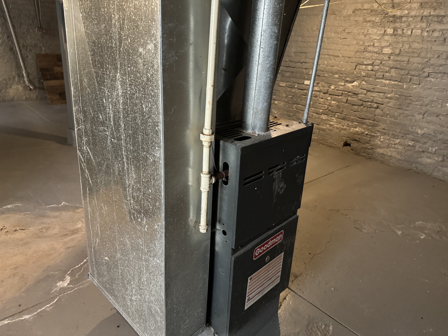 7321 S St Lawrence Avenue