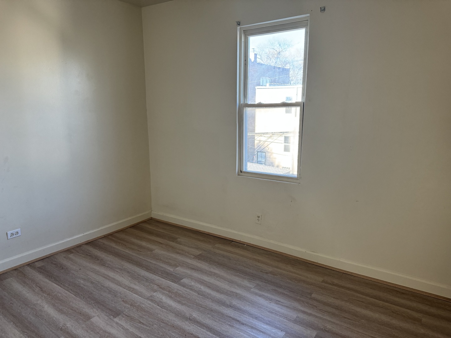 7321 S St Lawrence Avenue