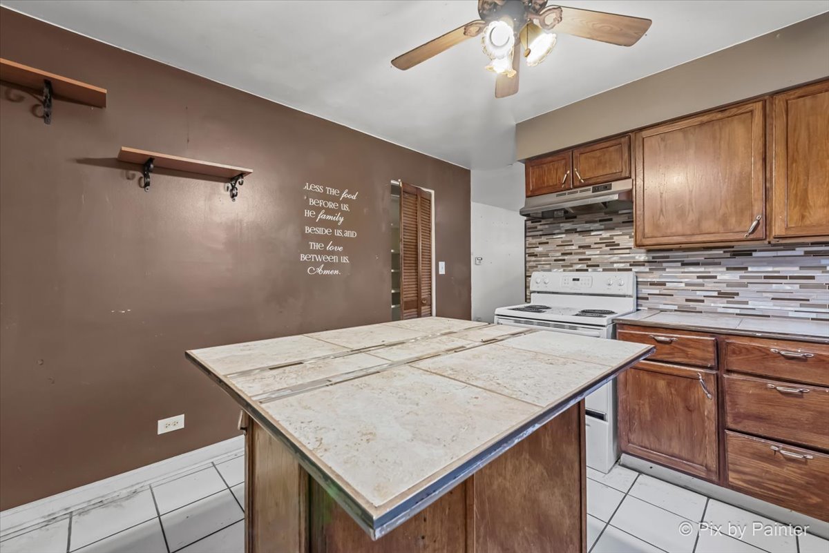 21733 CAROL Avenue Unit: 21733