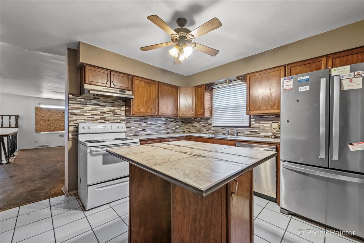 21733 CAROL Avenue Unit: 21733