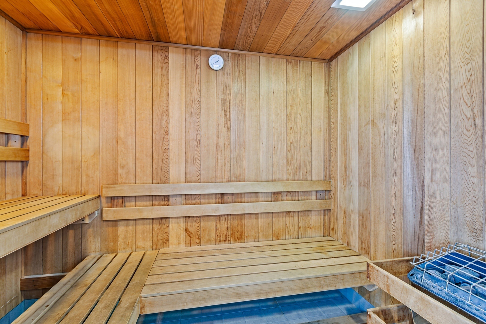 550 N St Clair Street Unit: 902