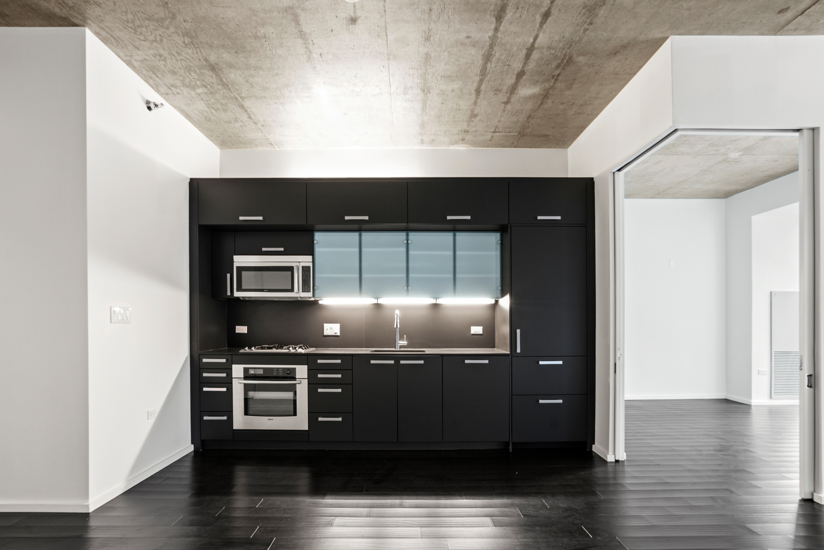 550 N St Clair Street Unit: 902