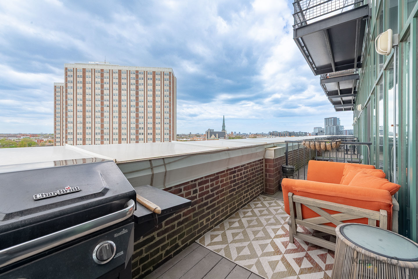 1645 W Ogden Avenue Unit: 719