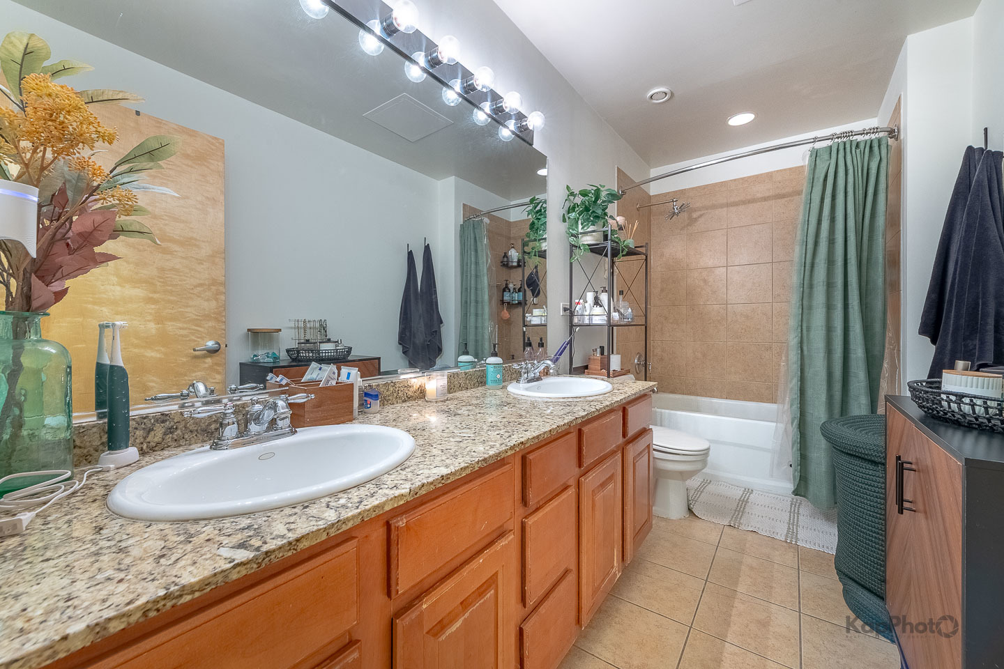 1645 W Ogden Avenue Unit: 719