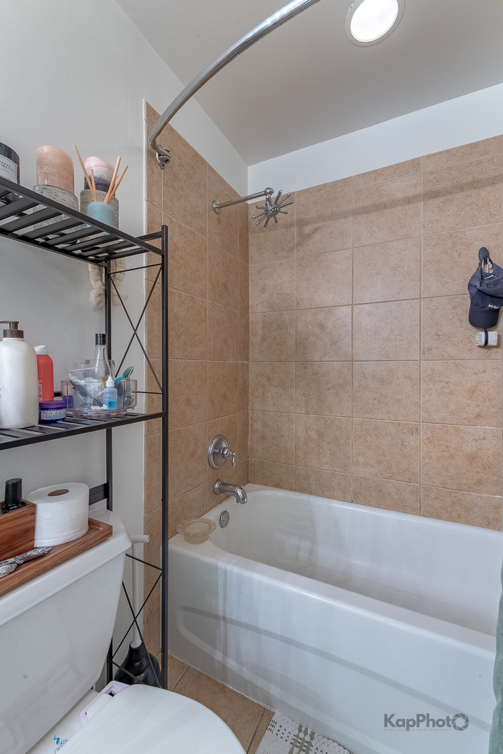 1645 W Ogden Avenue Unit: 719