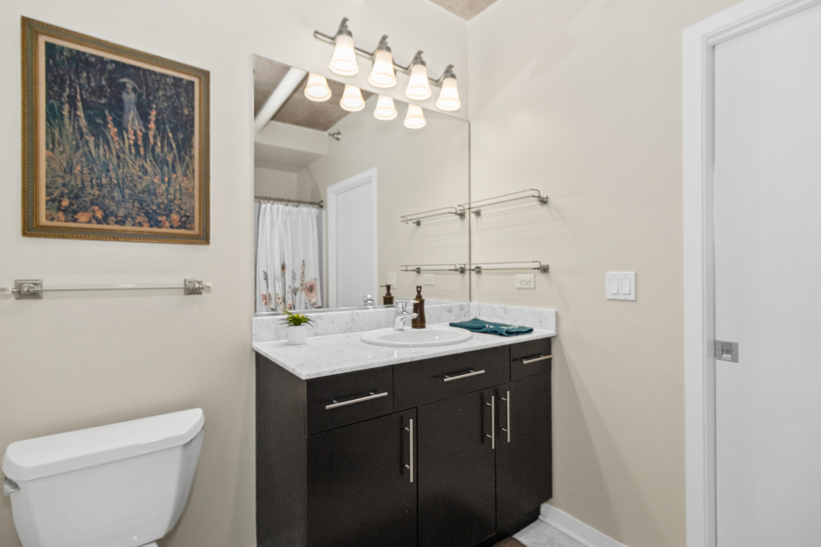 611 S Wells Street Unit: 1804