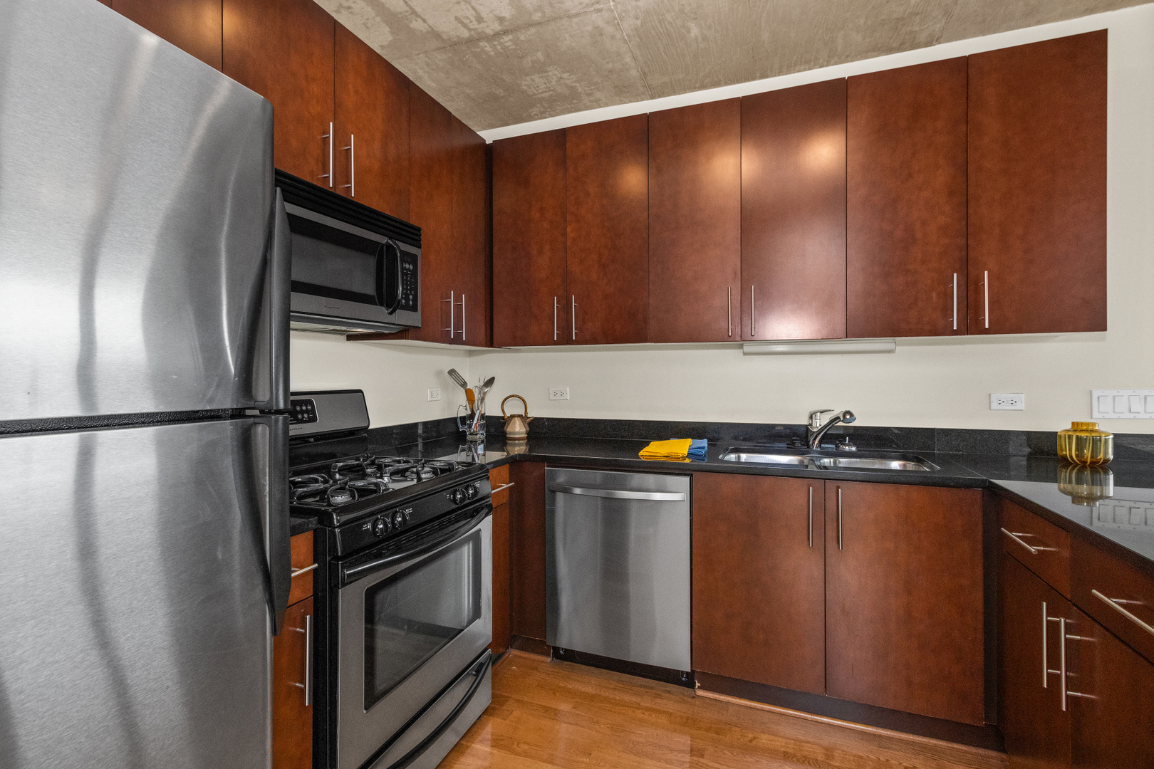 611 S Wells Street Unit: 1804