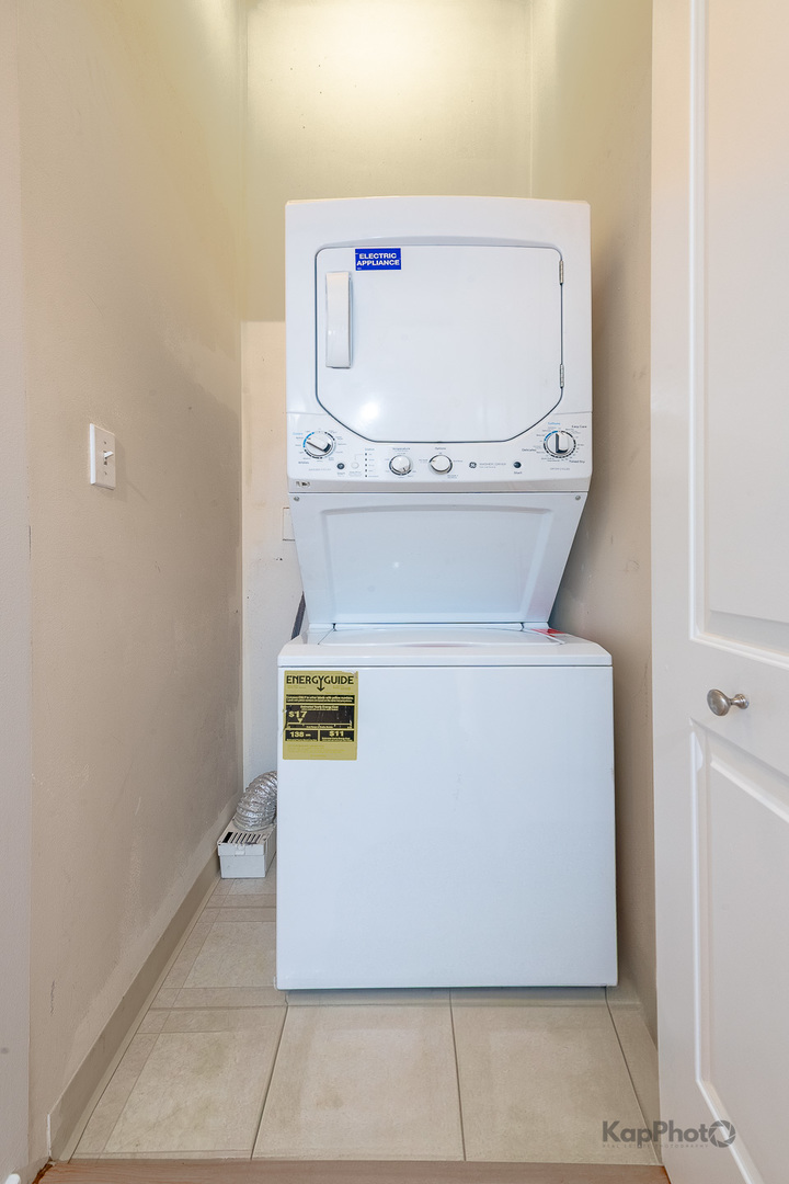 933 W Van Buren Street Unit: 308