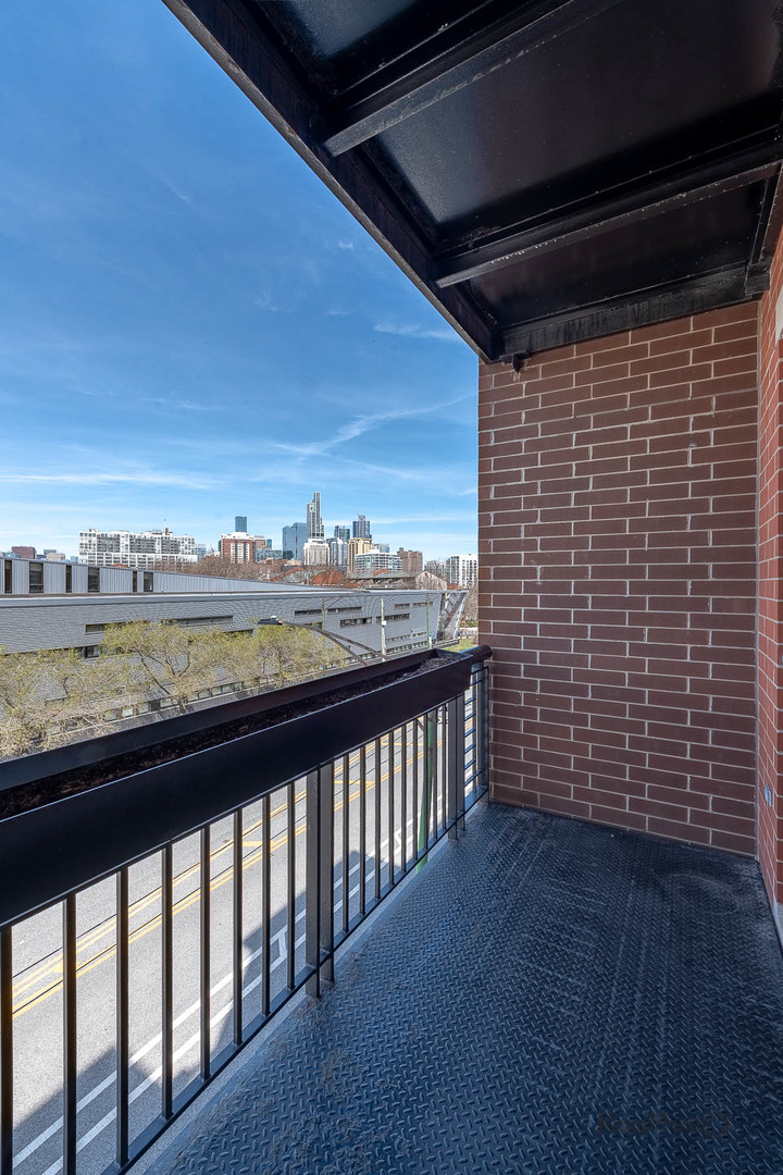 1935 S Archer Avenue Unit: 314B