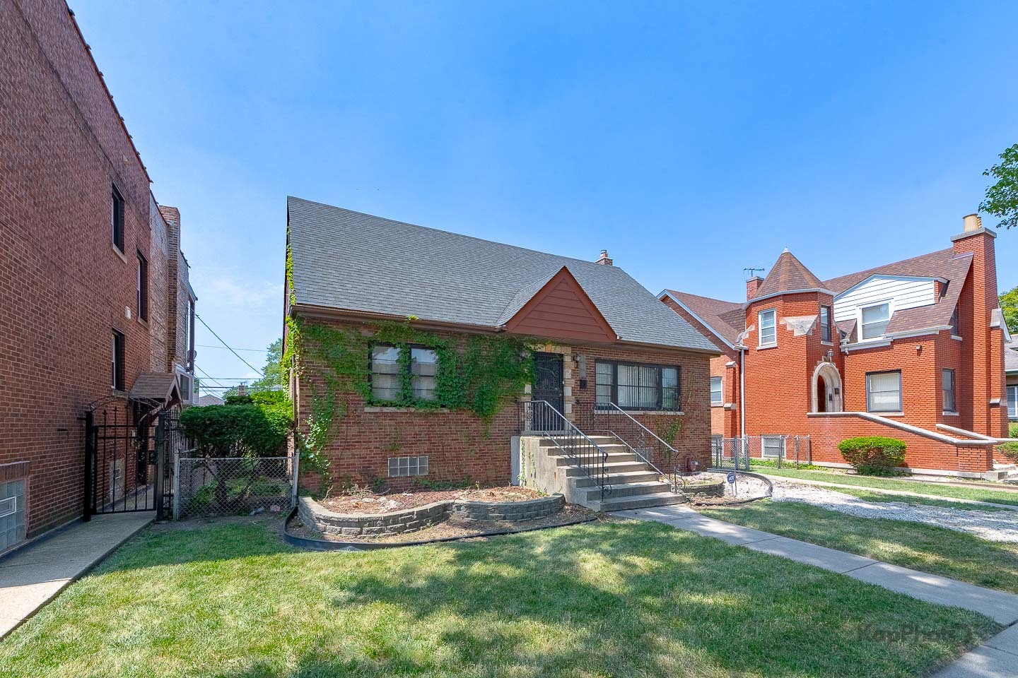 8620 S Marshfield Avenue