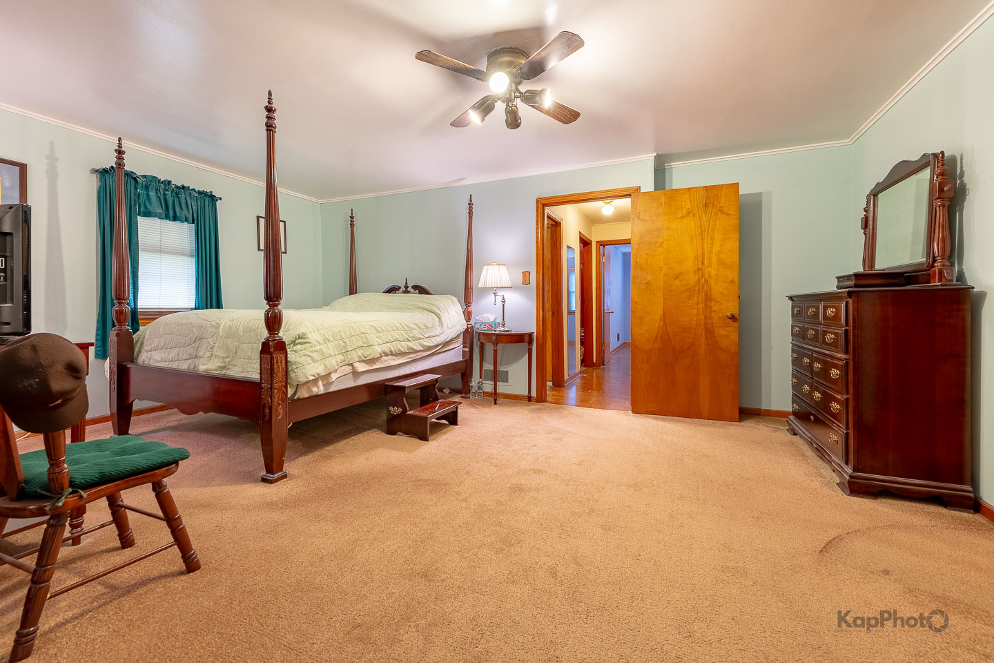 8620 S Marshfield Avenue