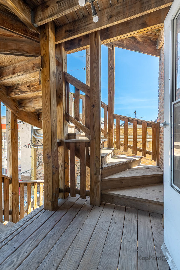 4006 W Nelson Street Unit: 6A