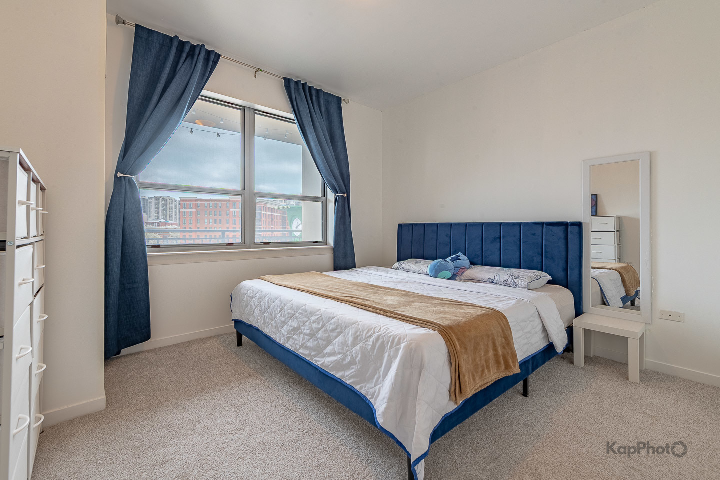 437 W Division Street Unit: 505