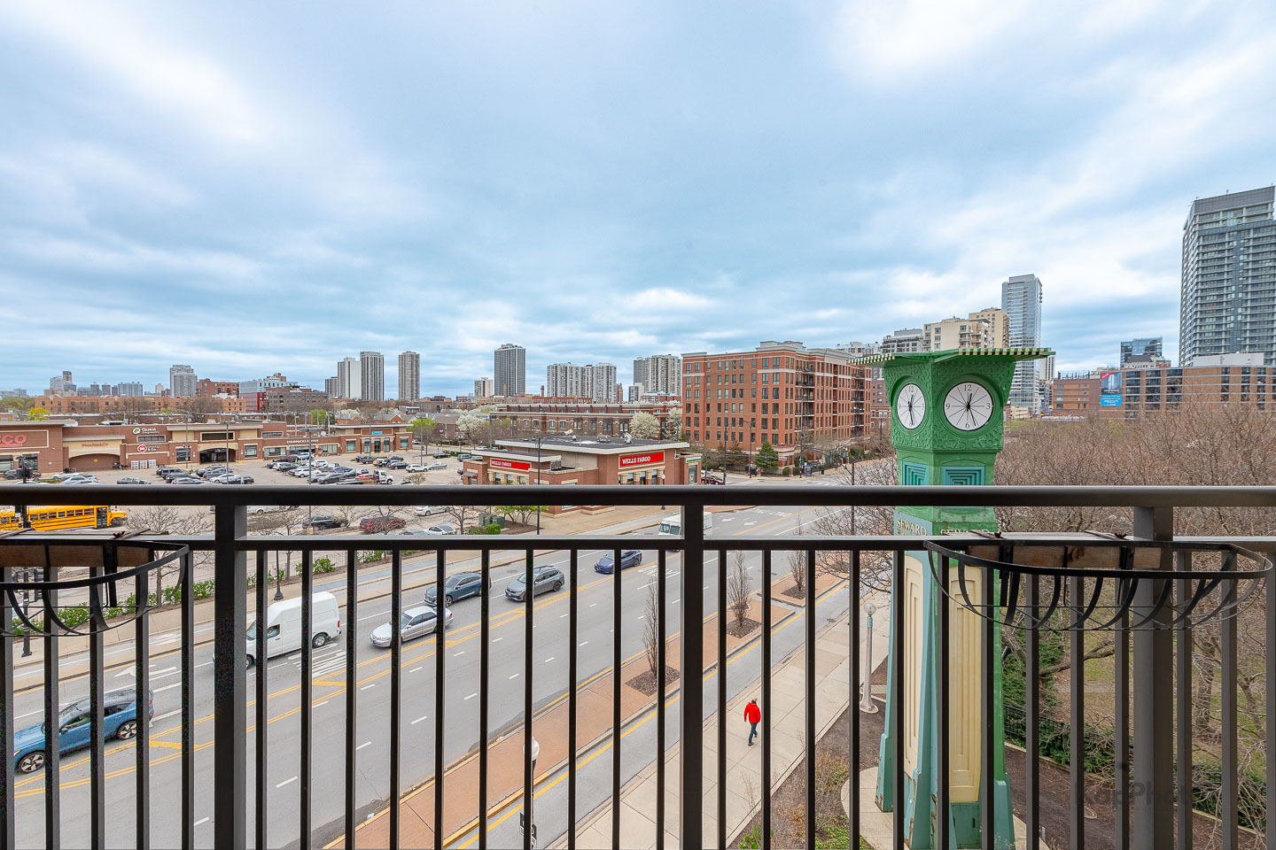 437 W Division Street Unit: 505