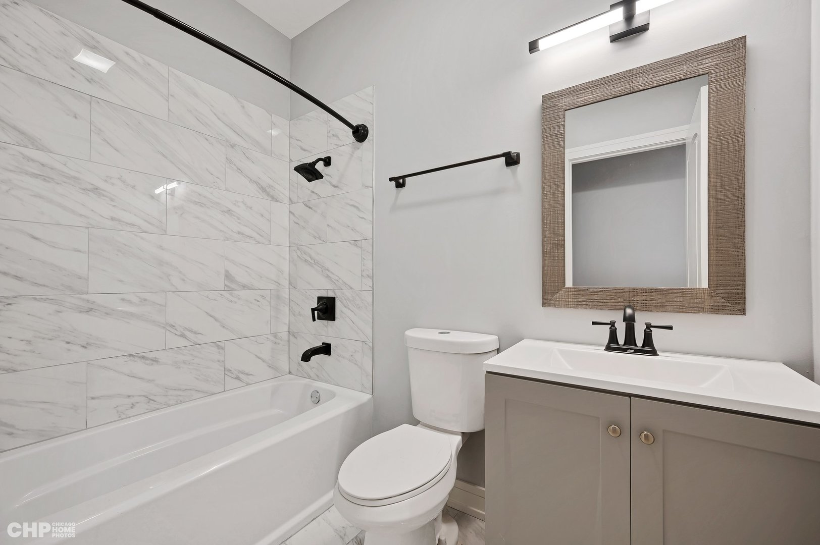 4105 S Prairie Avenue Unit: 1