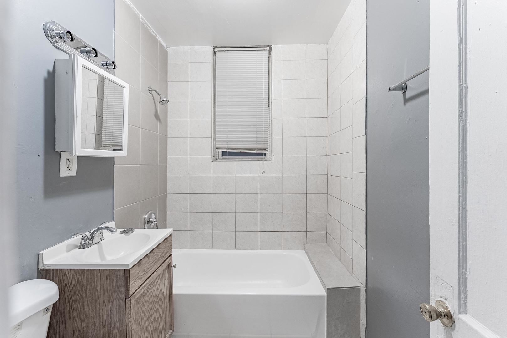 1426 S Avers Avenue Unit: 1