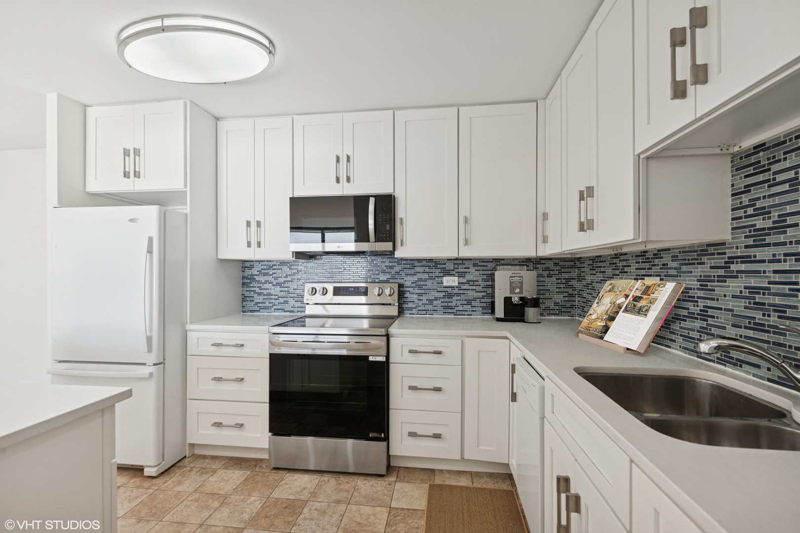 155 N HARBOR Drive Unit: 610