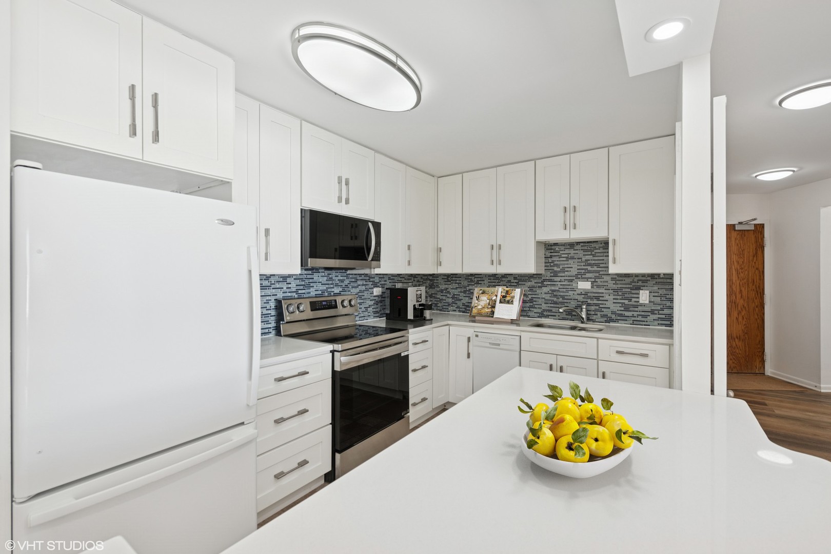 155 N HARBOR Drive Unit: 610