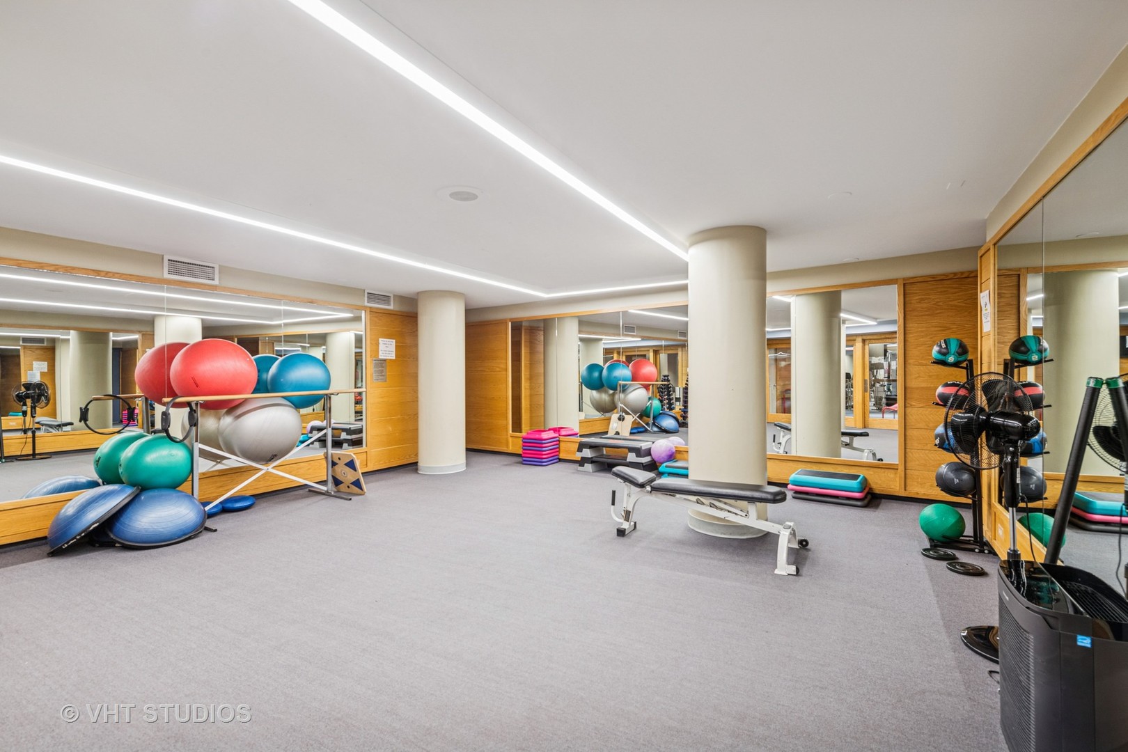 155 N HARBOR Drive Unit: 610