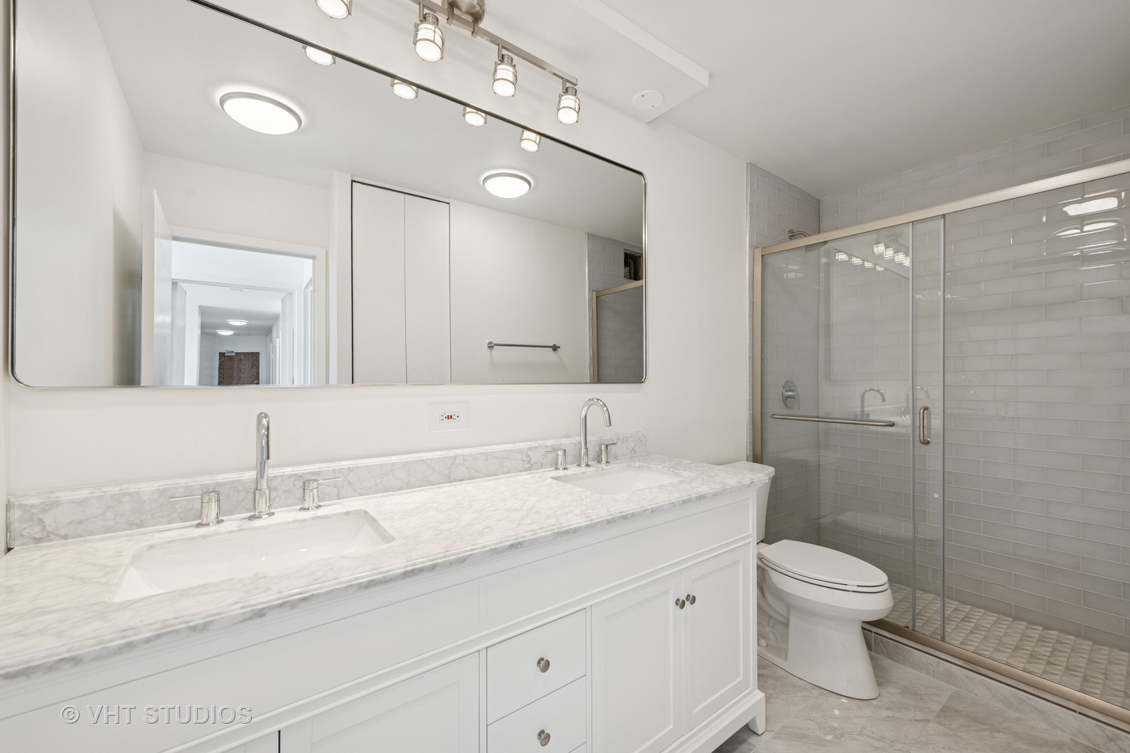 155 N HARBOR Drive Unit: 610