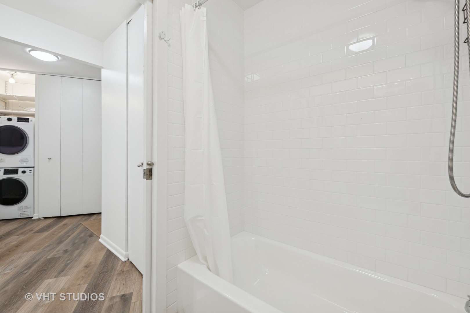 155 N HARBOR Drive Unit: 610