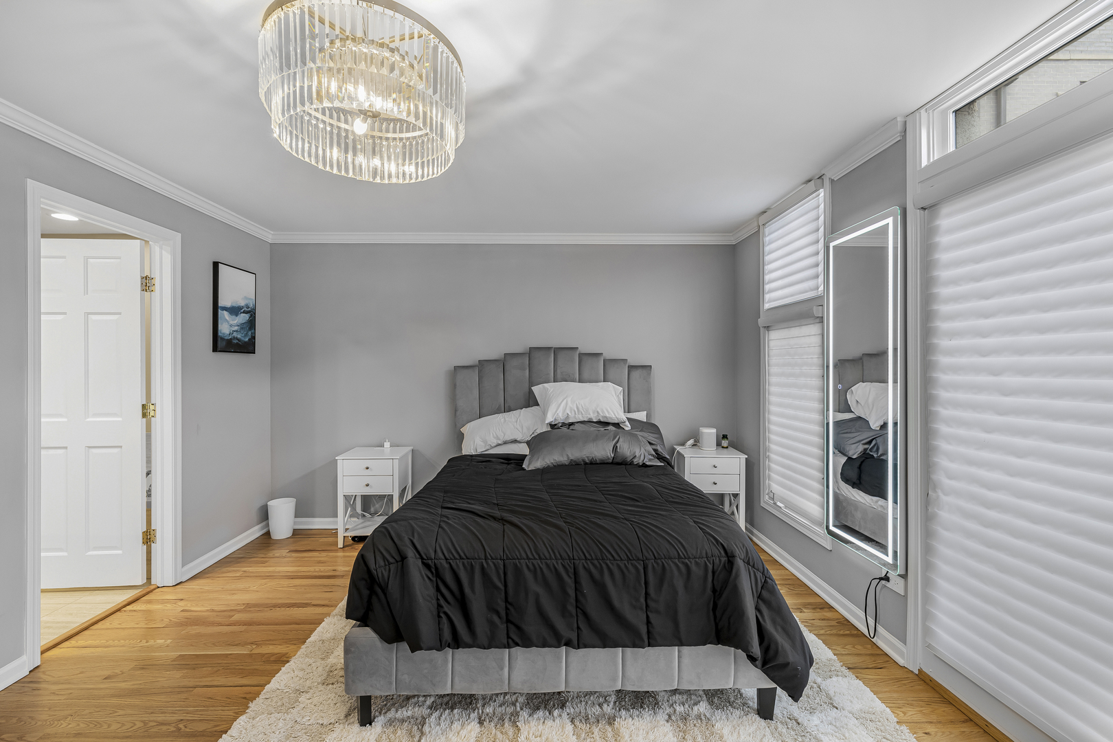125 W Oak Street Unit: F