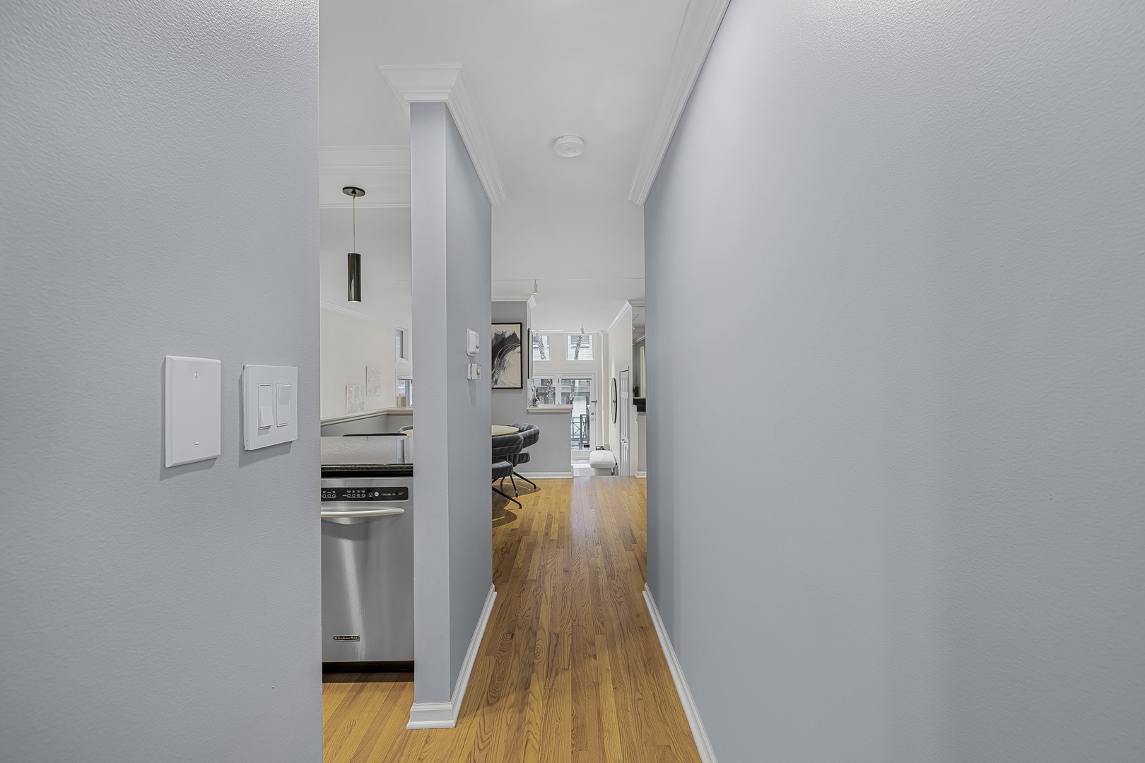 125 W Oak Street Unit: F