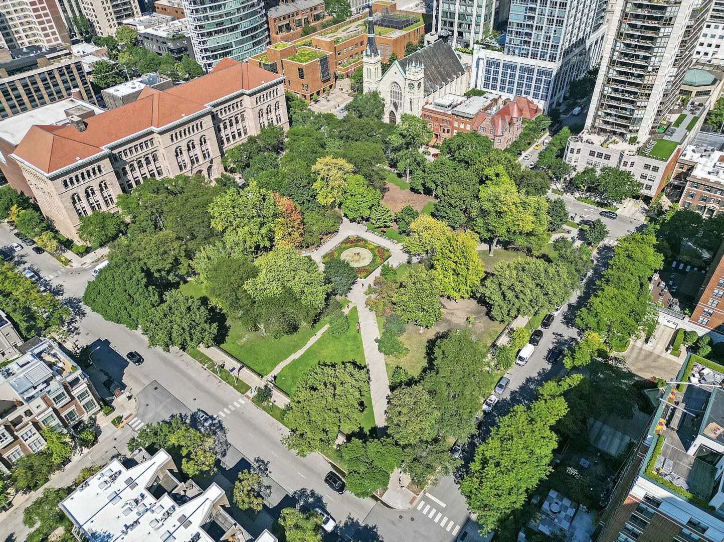 125 W Oak Street Unit: F