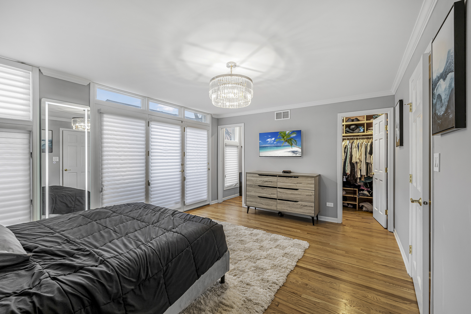 125 W Oak Street Unit: F