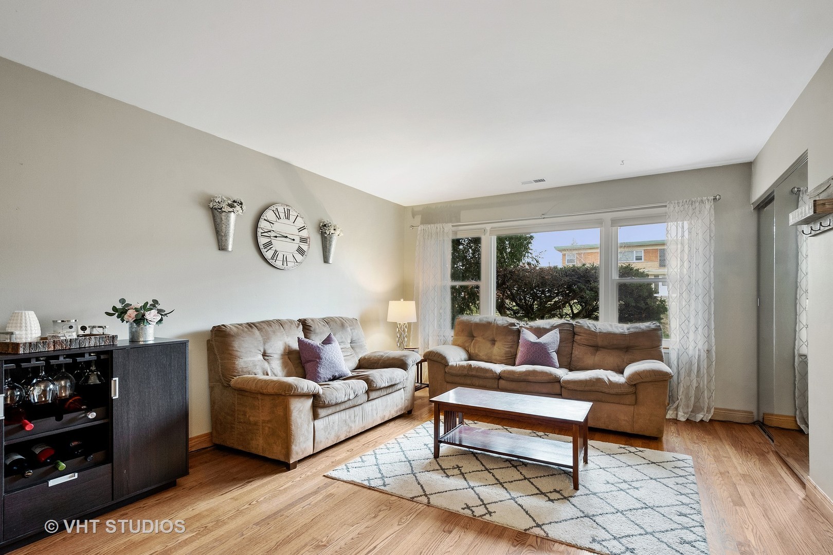 235 W Johnson Street Unit: 1B