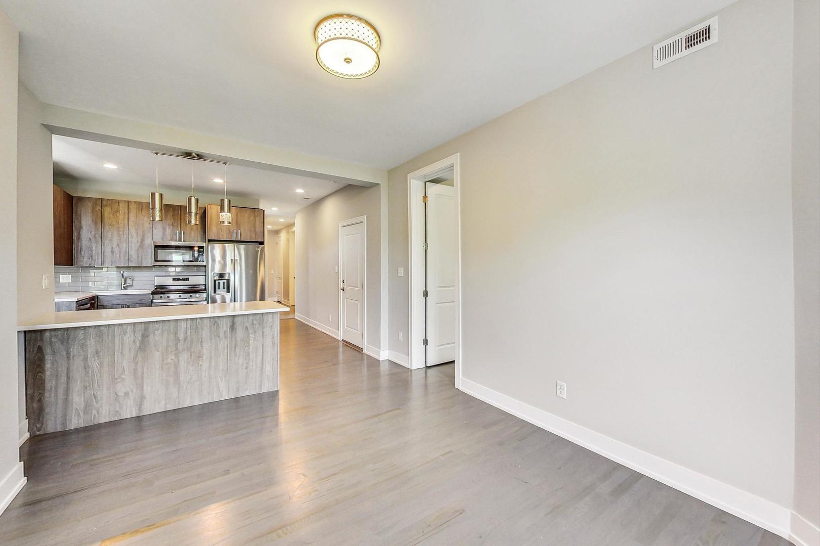 2131 W Ohio Street Unit: 3