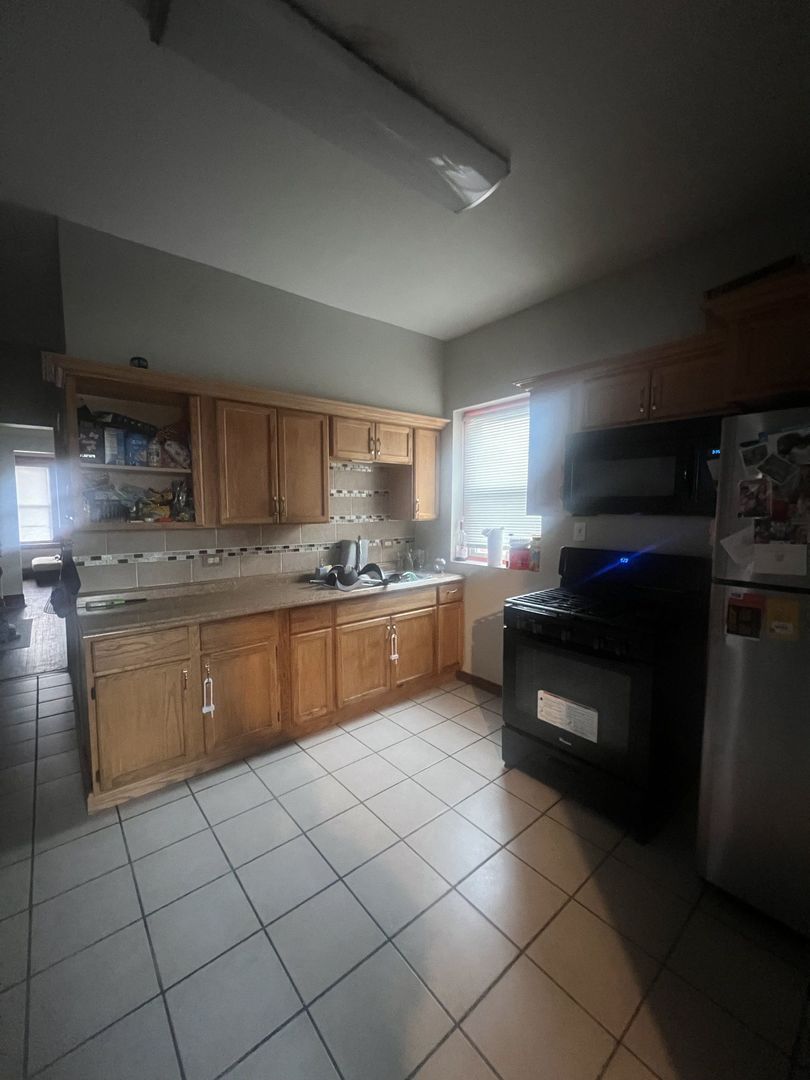 3945 W Augusta Boulevard