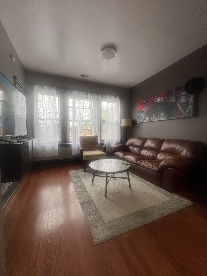 3945 W Augusta Boulevard