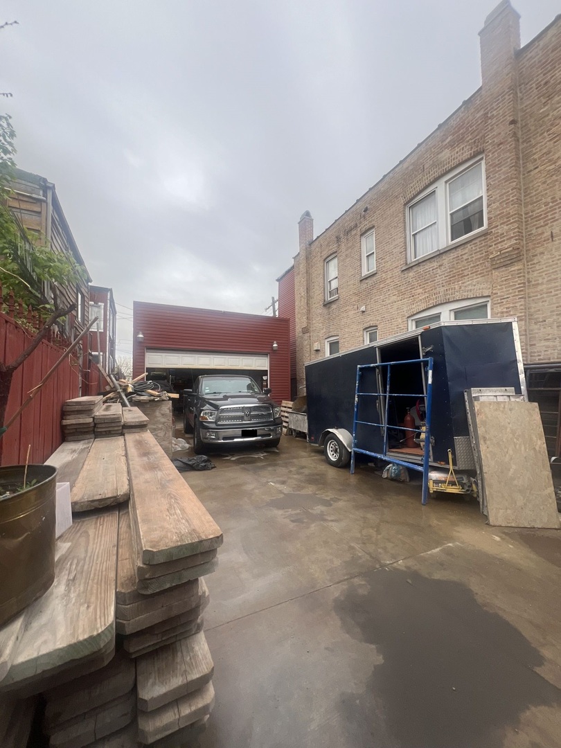 3945 W Augusta Boulevard