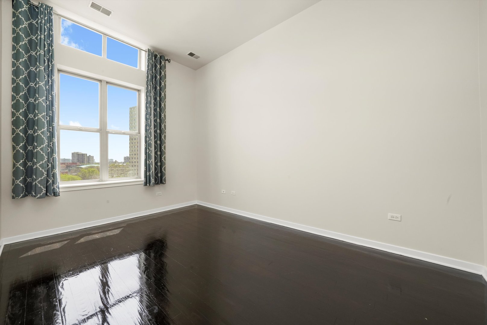 1935 S Archer Avenue Unit: 622