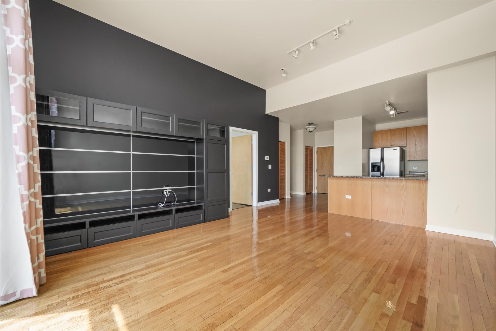 1935 S Archer Avenue Unit: 622
