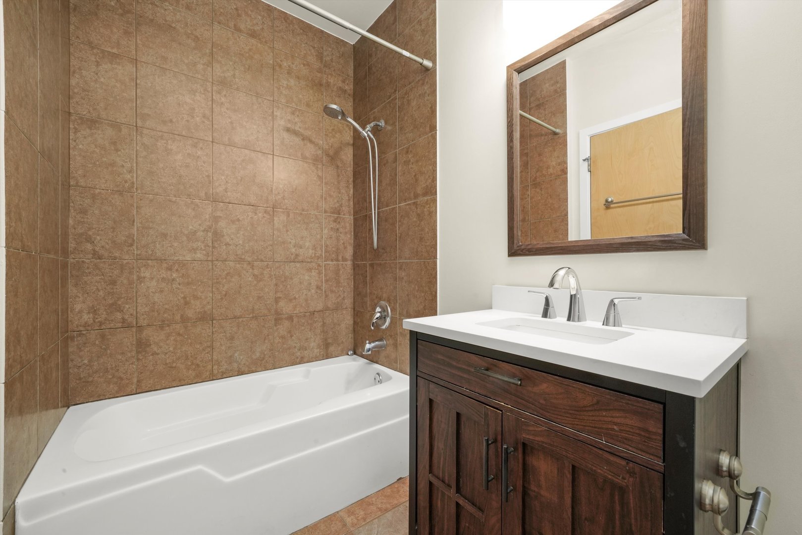 1935 S Archer Avenue Unit: 622