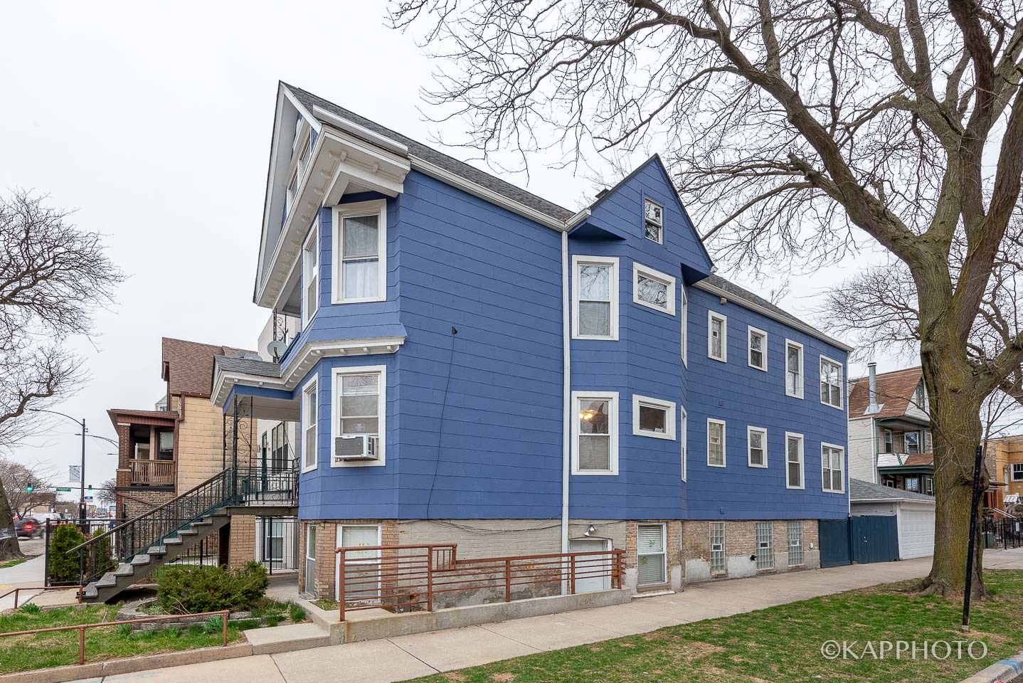 5001 N Western Avenue Unit: 1