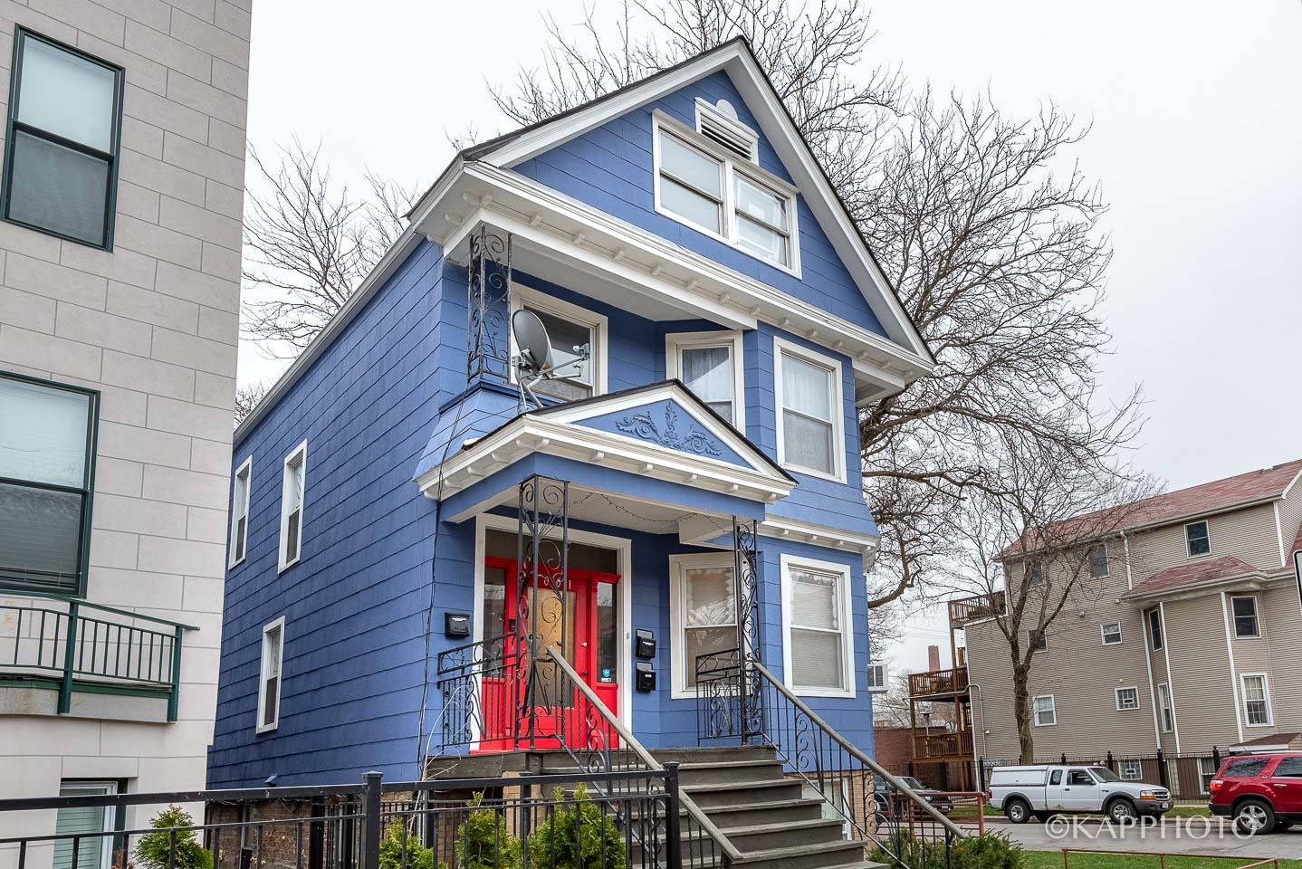 5001 N Western Avenue Unit: 1