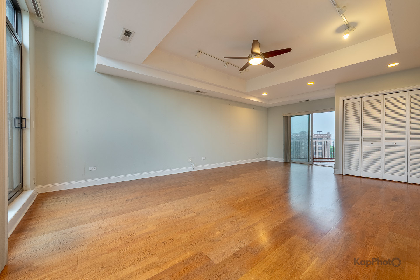 2272 S Archer Avenue Unit: 8A