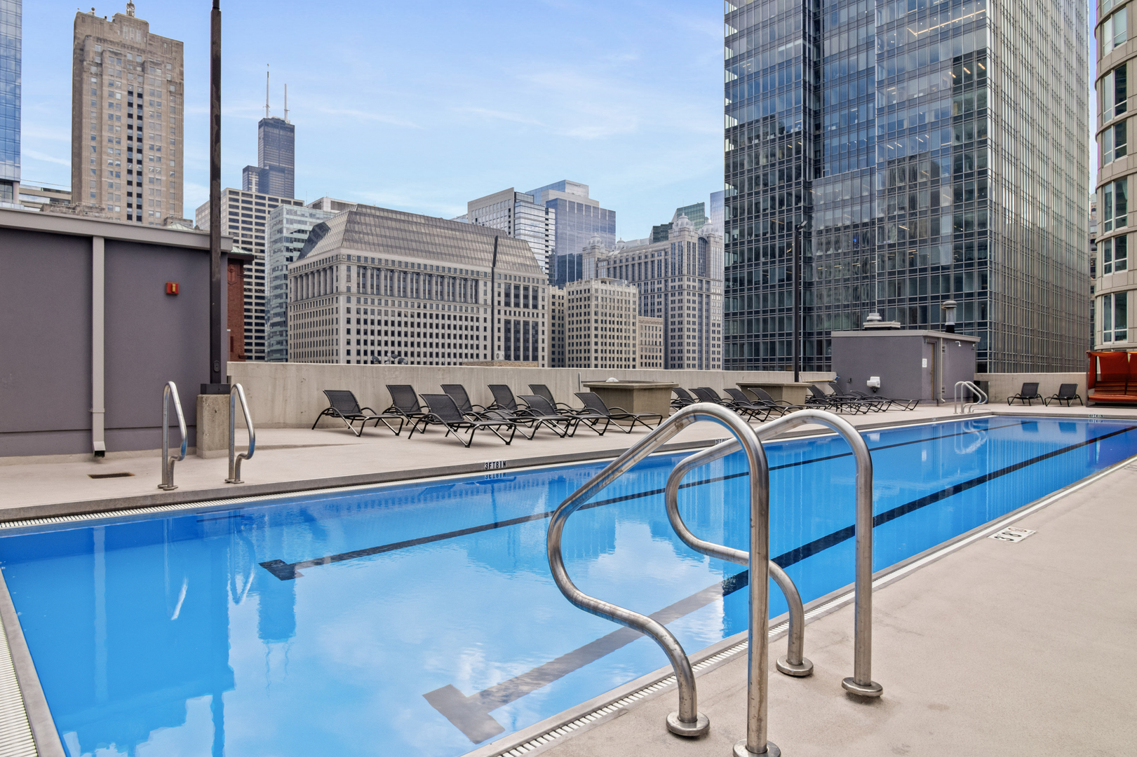 345 N La Salle Drive Unit: 405