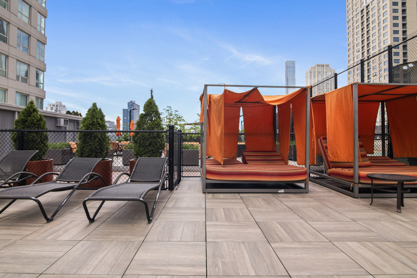 345 N La Salle Drive Unit: 405