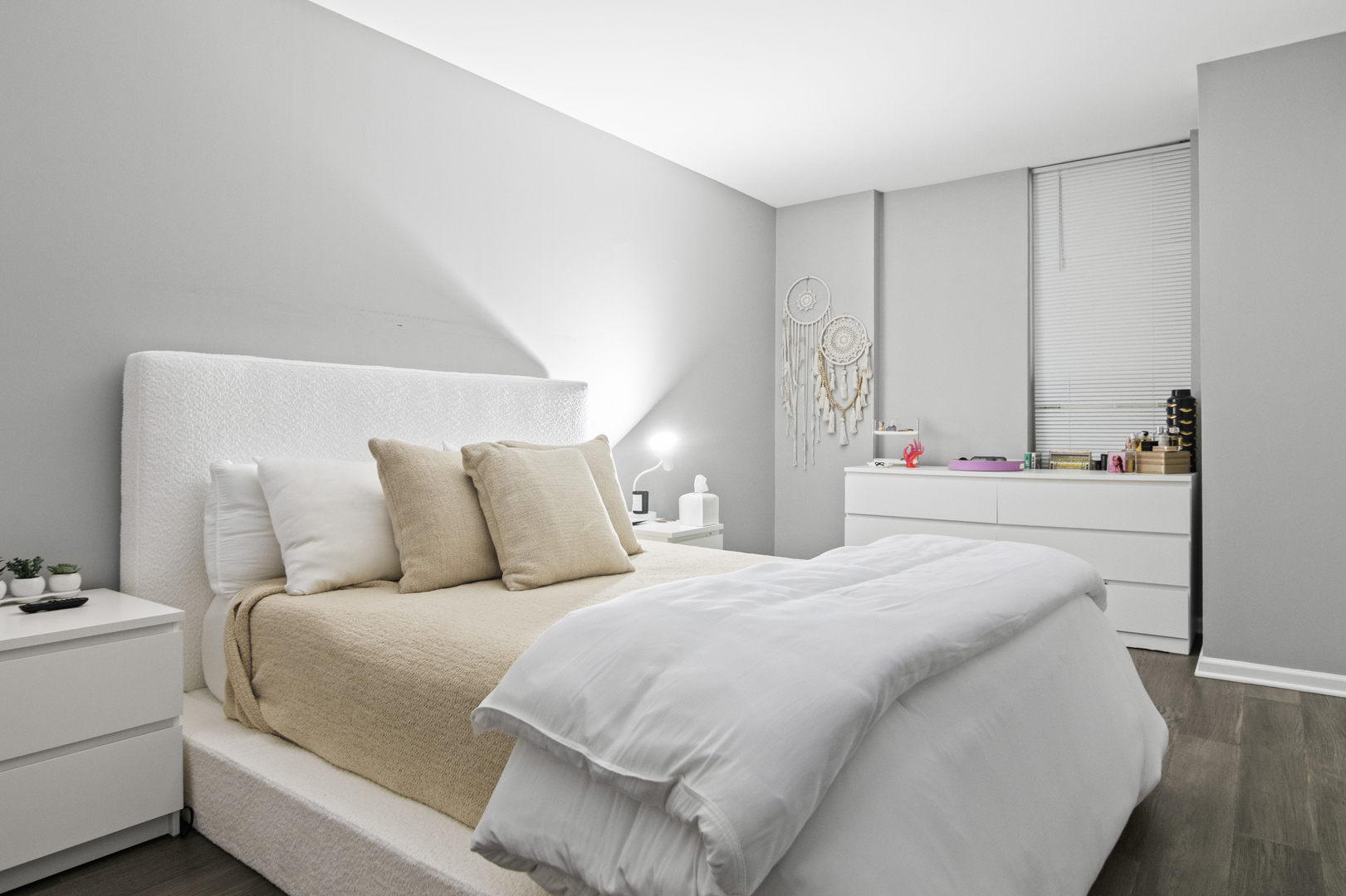 345 N La Salle Drive Unit: 405