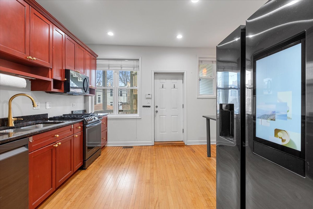 6445 N Greenview Avenue Unit: 1