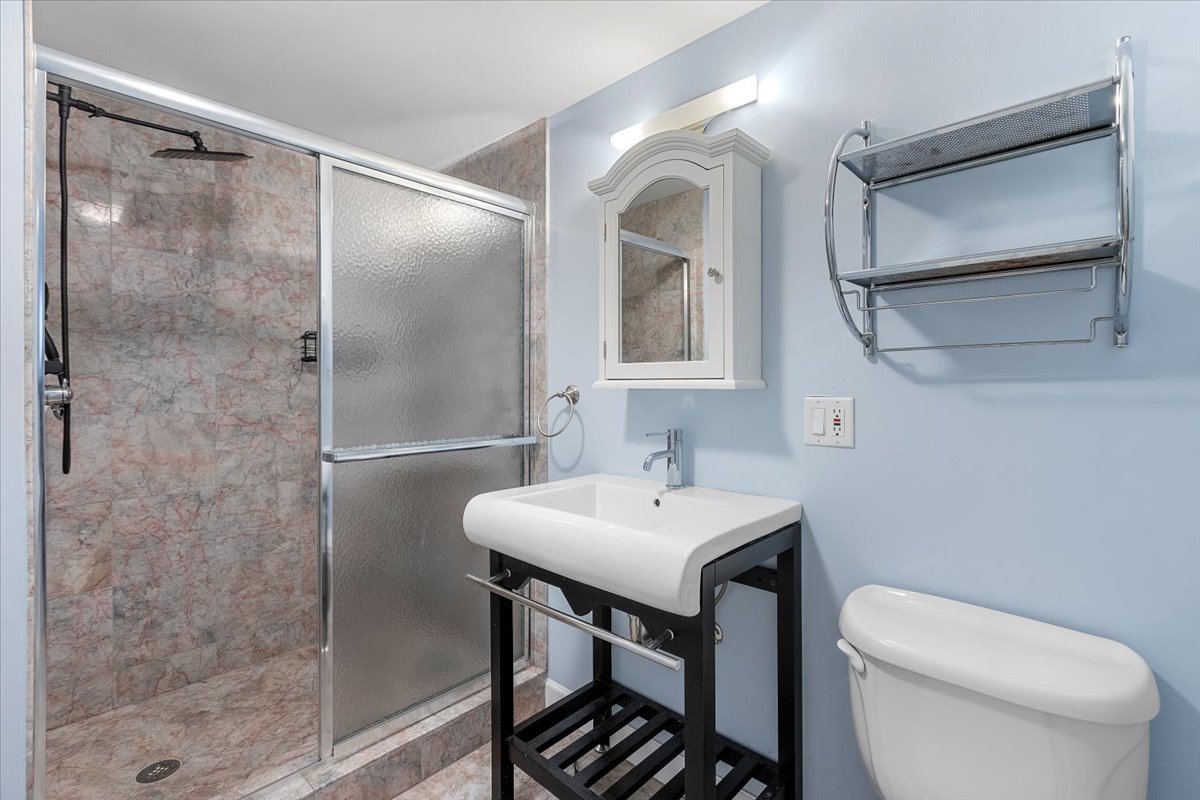 6445 N Greenview Avenue Unit: 1