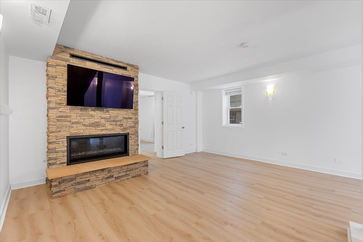 6445 N Greenview Avenue Unit: 1