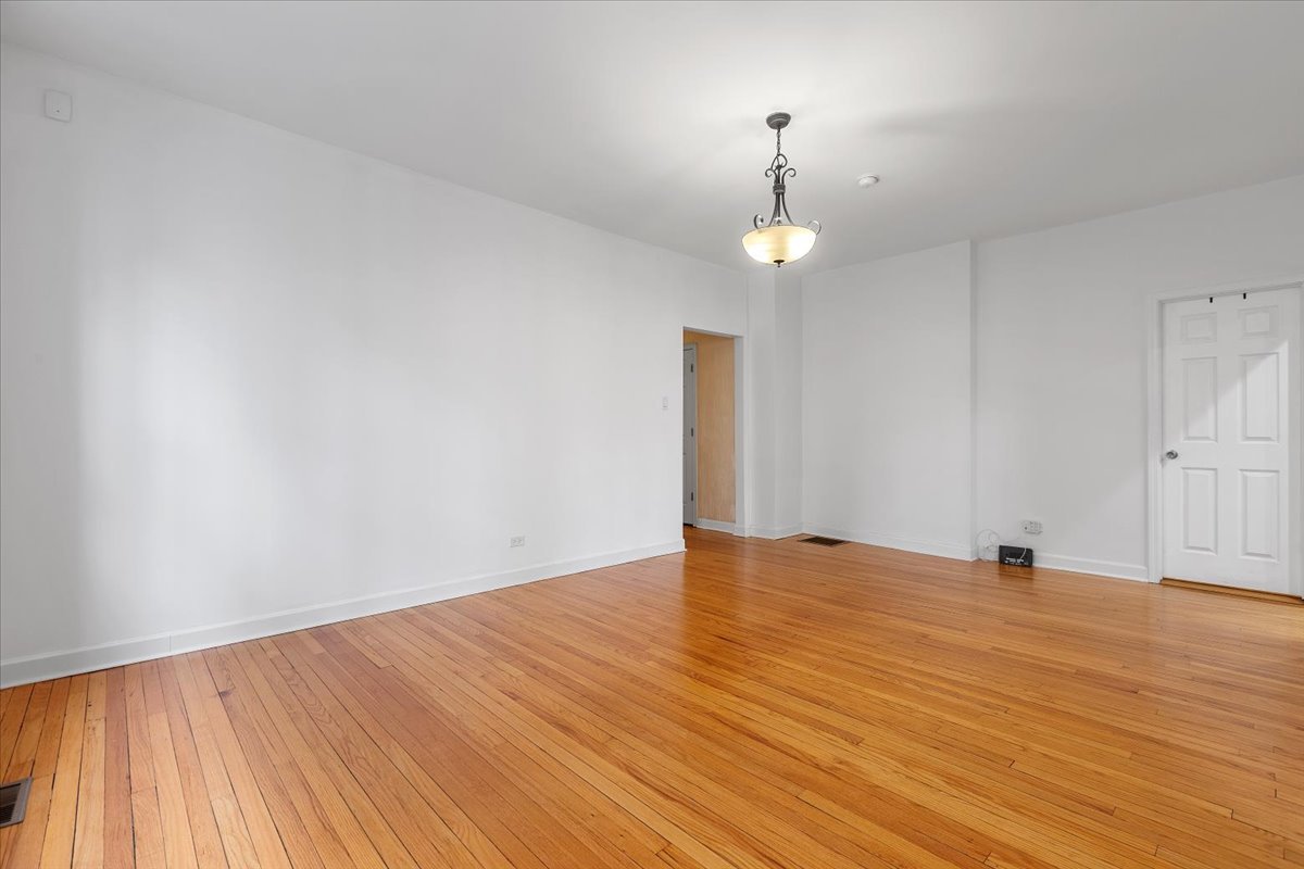6445 N Greenview Avenue Unit: 1