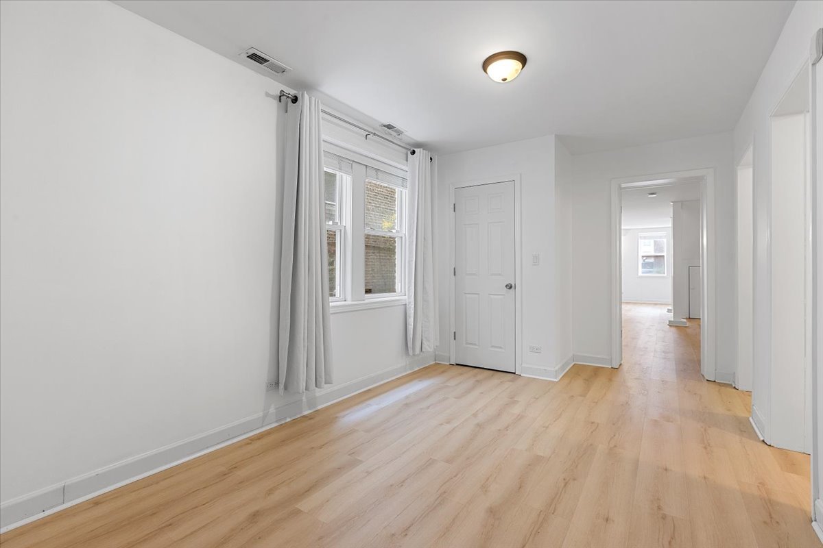 6445 N Greenview Avenue Unit: 1