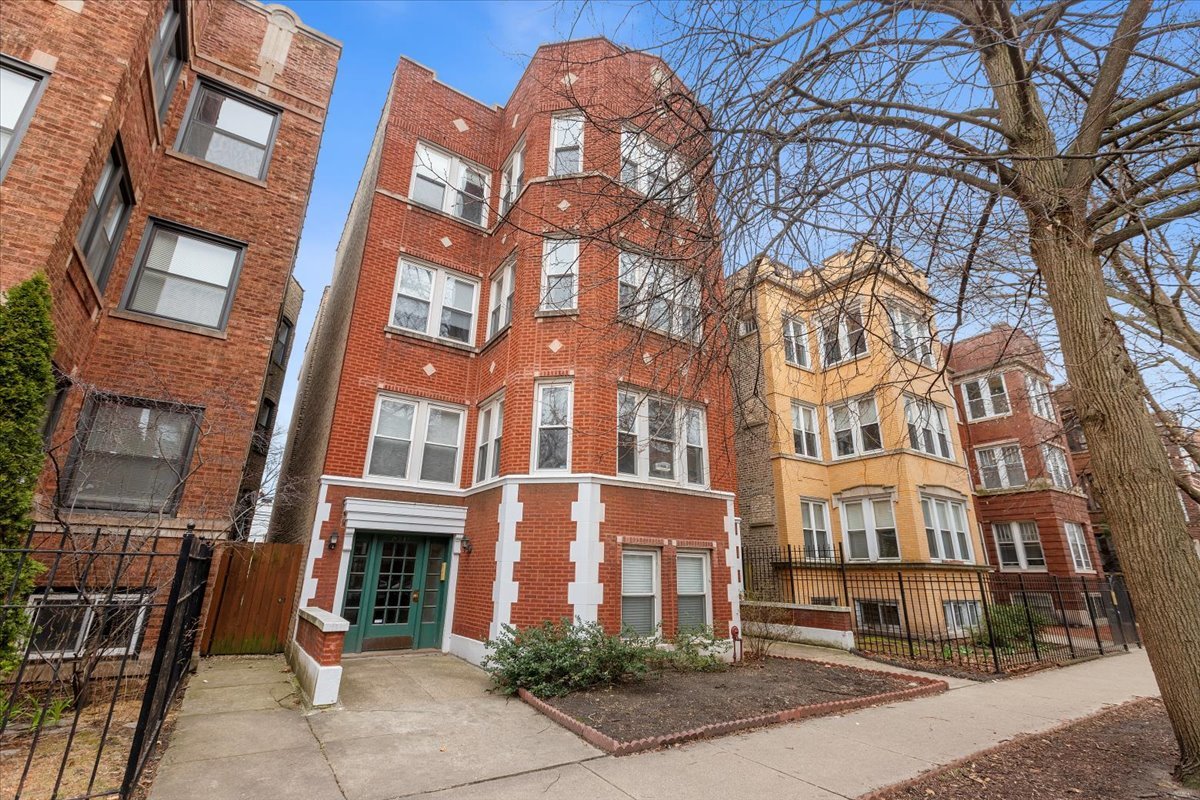 6445 N Greenview Avenue Unit: 1